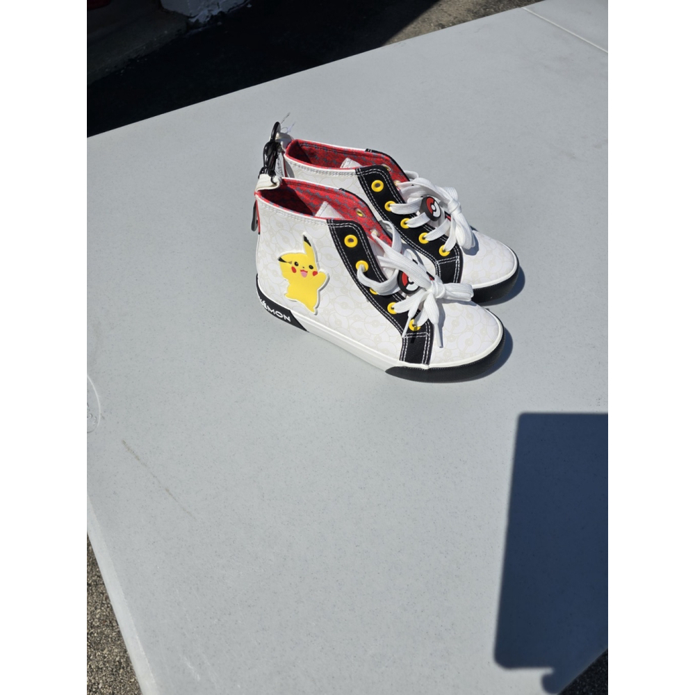 Pokemon Pickachu Kids Shoes Size 3